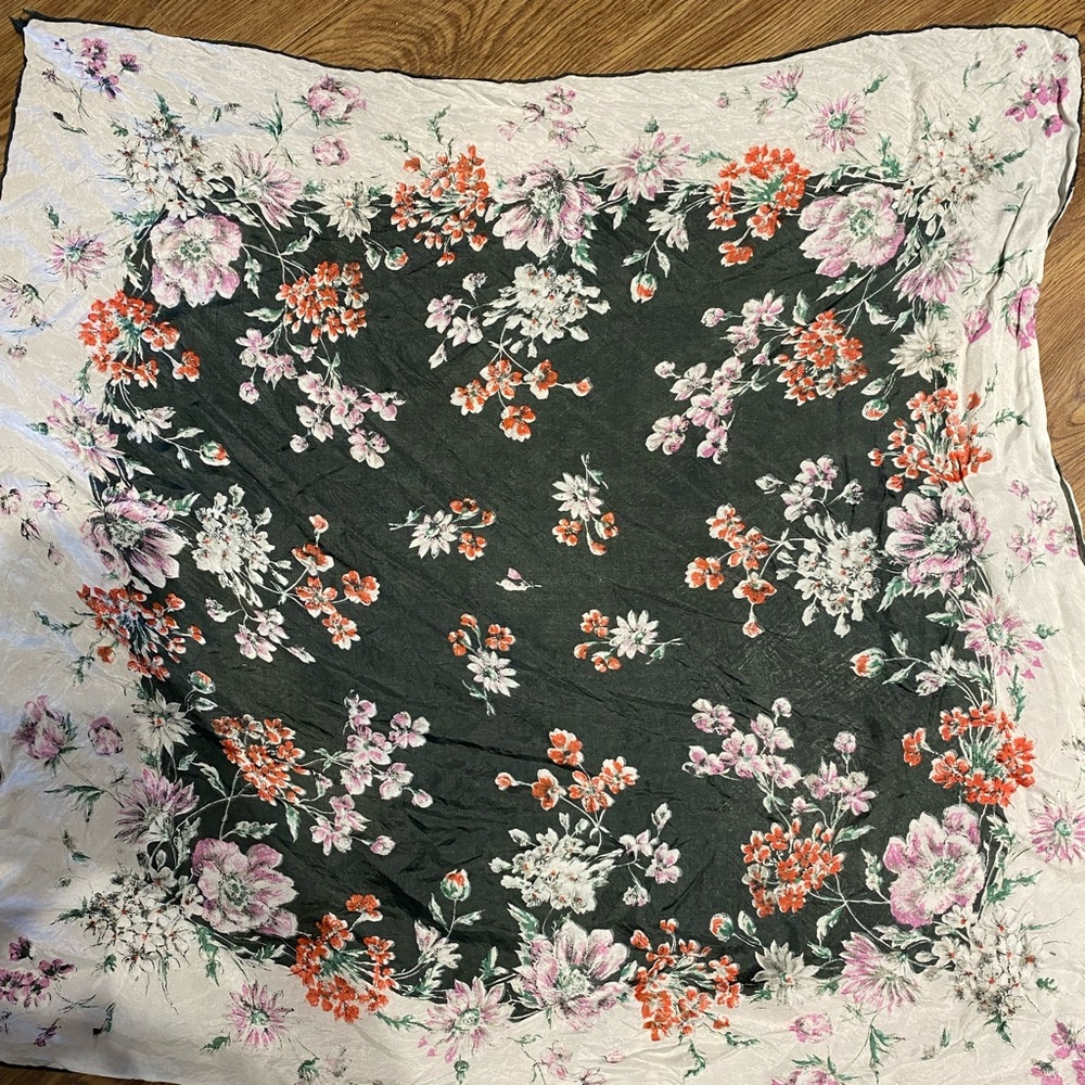 Polyester scarf